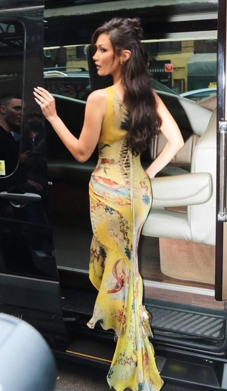 Gönlünü bir kovboya kaptıran Bella Hadid aşkı için aylarca karavanda yaşamış