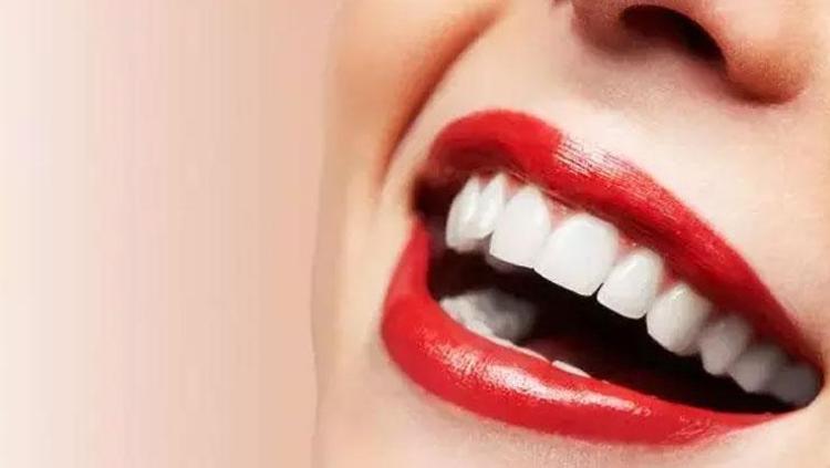 Herkes bu tuzağa düşüyor Dişleri peynir gibi eritiyor: Beyaz bir gülüşe sahip olayım derken dişlerinizden olabilirsiniz