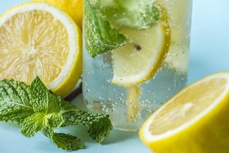 İçme suyunun içine 1 kaşık ekleyin Kan şekerini düşürüyor: iç organları çamaşır suyuyla temizlemiş gibi yapıyor, yüzlerce yıllık şifa kaynağı