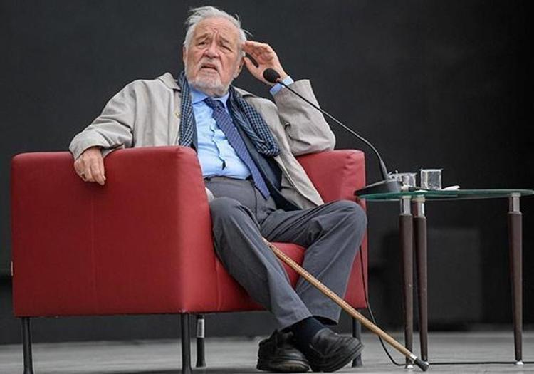 Prof. Dr. İlber Ortaylının sağlık durumu hakkında endişelendiren açıklama: Aldığım immun ilaç dolayısıyla sert tepkileri oluyor. Hayatım biraz yavaşlayacak