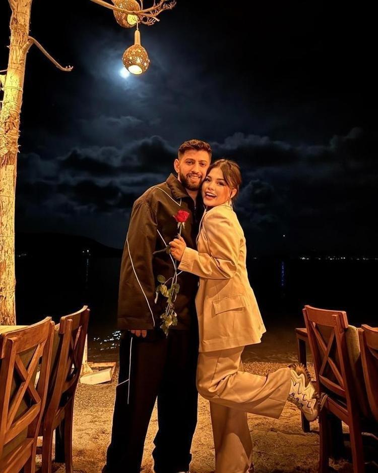 Burak Bulut ve sevgili Eda Sakızdan müjdeli haber geldi