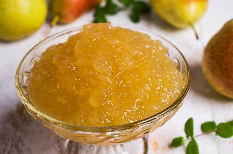 CİLDİ SAKİNLEŞTİRİR VE YATIŞTIRIR