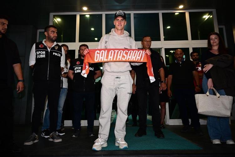 ROLAND SALLAI KİMDİR