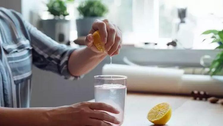 3 ayda 30 kilo verdiren yöntem İçerisine sumak katın: Vücuttaki yağları erim erim eritiyor, adeta iğne ipliğe döndürüyor, metabolizmayı makine gibi çalıştırıyor