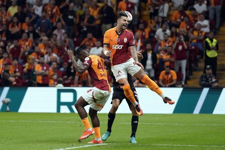 Galatasaraya derbi morali Gaziantep FKyı rahat geçti