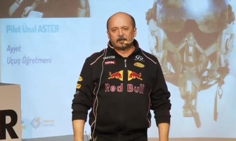 Doktor, şampiyon atlet, balet Uçak kazasında can veren pilot Ünal Asterin inanılmaz hayat hikayesi