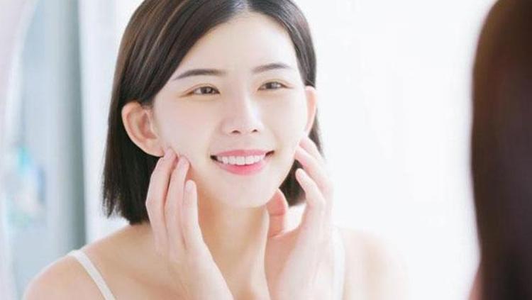 Doğal güzelliğin sırrı ortaya çıktı Cilt lekelerini temizleyerek prüüzsüz hale getiriyor: Ten rengini 2 ton açıyor