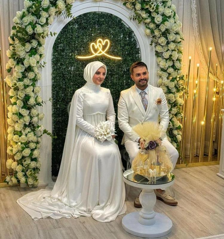 Nişanlısının başörtüsüz hali paylaşılan Kadir Ezildiden hamle geldi