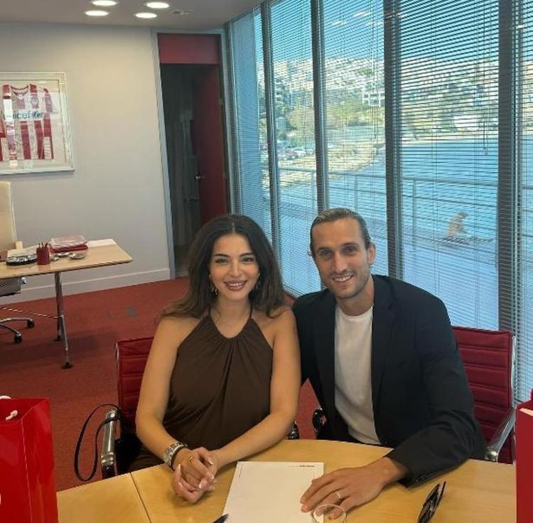 Melisa Aslı Pamuk ve Yusuf Yazıcı çiftinden yeni poz