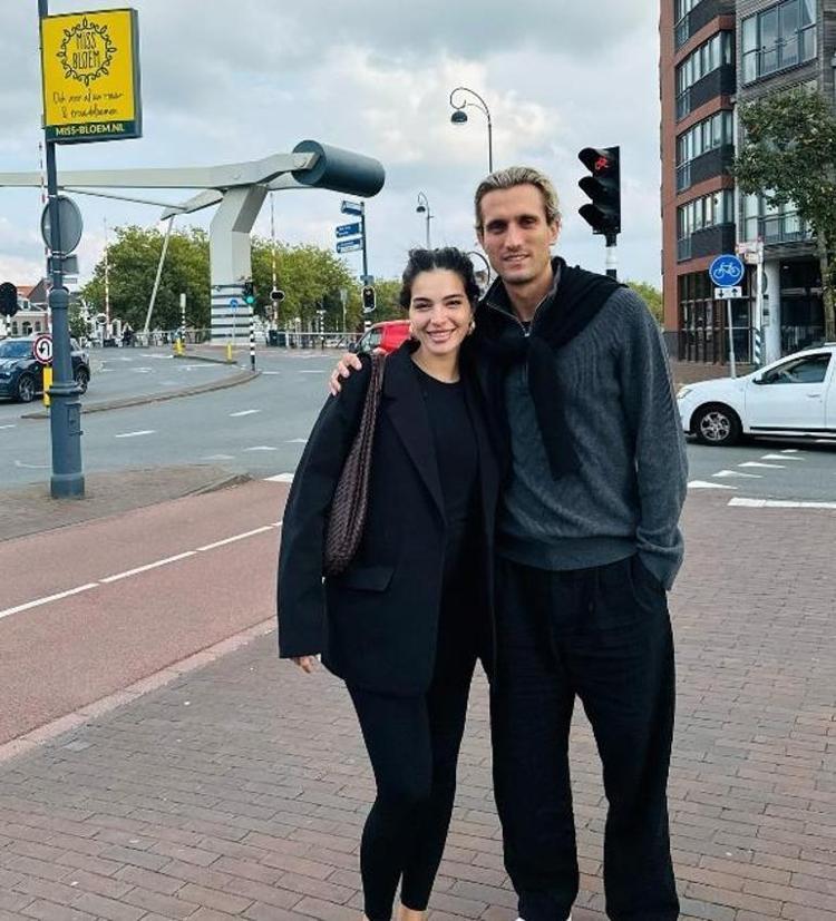 Melisa Aslı Pamuk ve Yusuf Yazıcı çiftinden yeni poz