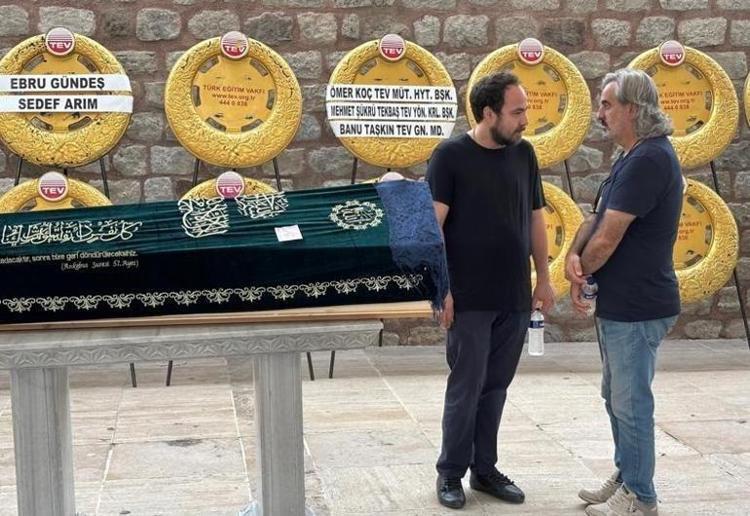 Mazhar Alansonun kızı Eda Alanson son yolculuğuna uğurlandı Kızım melek oldu demişti...