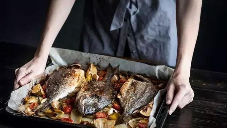 Şefler yöntemini açıkladı Meğer balığı böyle pişirmek gerekiyormuş: Vücudu omega-3 deposuna çeviriyor, adeta ömrü uzatıyor
