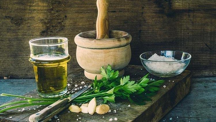 BAŞROLDE O BAHARAT VAR
