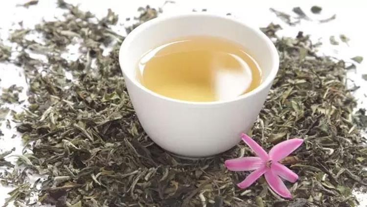 HEM LEZZETLİ HEM ŞİFALI: BEYAZ ÇAY