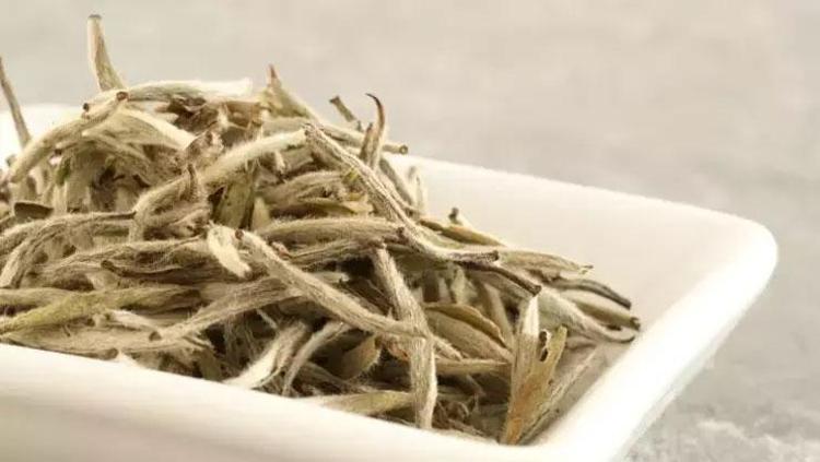 En az işlenmiş bitki çayı Adeta vücudu resetliyor: Tıkanmış damarları açıyor, bağırsakları motor gibi çalıştırıyor