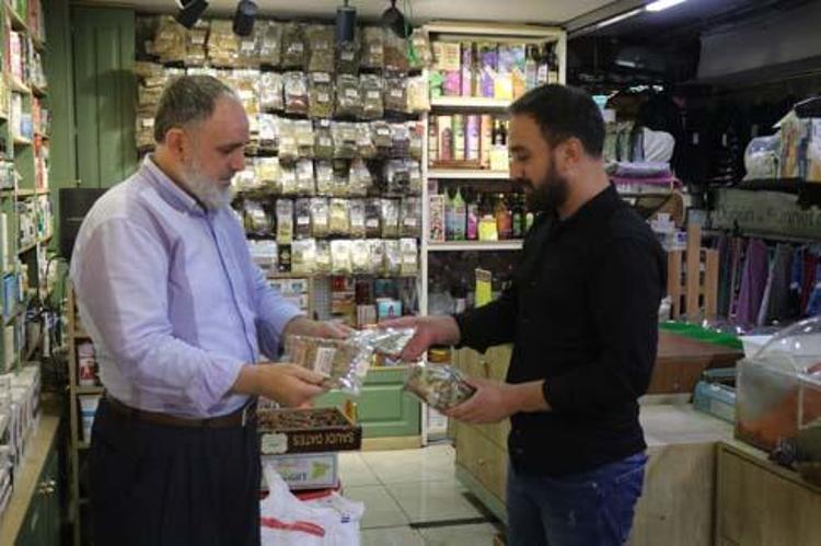 Ihlamurun paketi 50 TL ama o şekilde içince zehre dönüşüyor Meğer yıllardır yanlış içiyormuşuz, hırıl hırıl öksürüğü kesmek için böyle tüketin