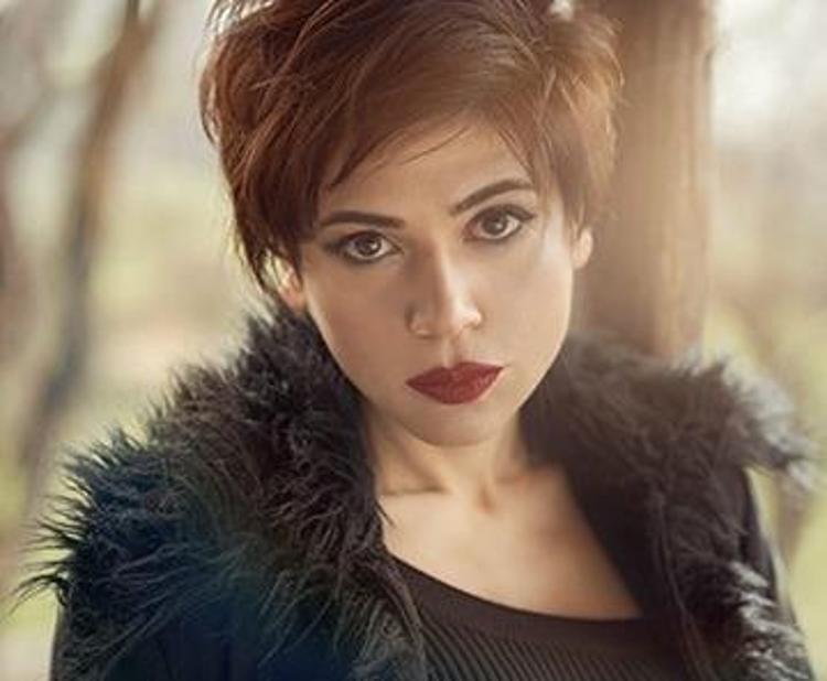 BİRİNCİL ROLÜMÜZ BİRBİRİMİZİN EŞİ OLMAK DEĞİL O YÜZDEN EVLİLİK HİÇ BASMIYOR