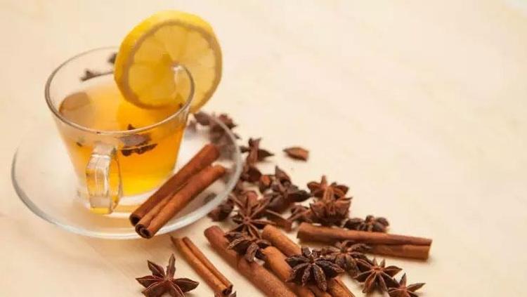 ÖKSÜRÜĞÜ BİTİRİP BALGAM SÖKÜYOR