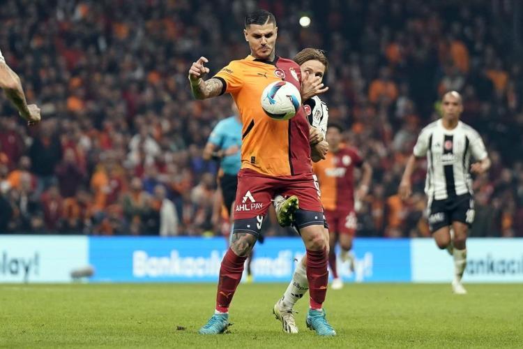 Galatasaray, Beşiktaş geçti Zirvede farkı açtı