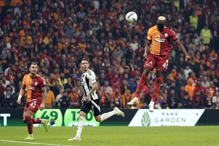Galatasaray, Beşiktaş geçti Zirvede farkı açtı