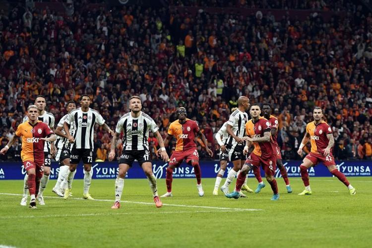 Galatasaray, Beşiktaş geçti Zirvede farkı açtı