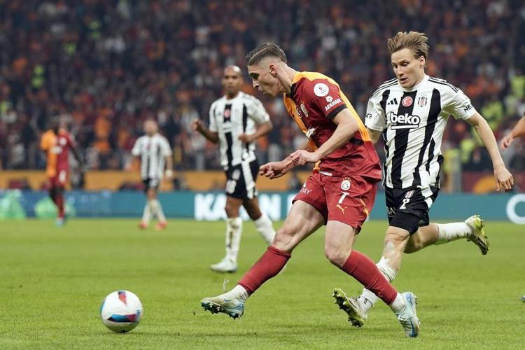 Galatasaray, Beşiktaş geçti Zirvede farkı açtı