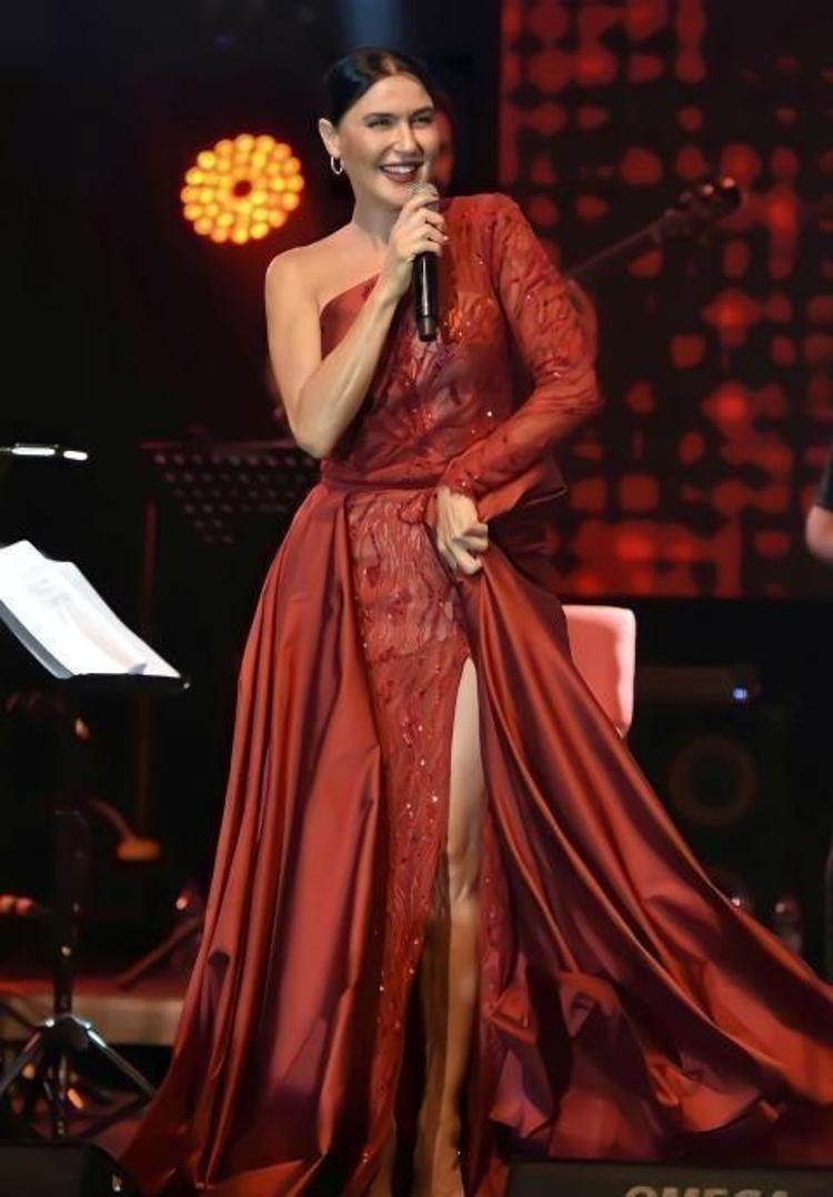 Cumhuriyet Bayramı konserlerinden ücret alanlara Ziynet Sali tepki gösterdi Pes