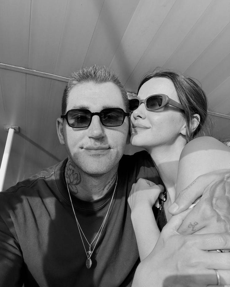 Ural Kaspar ile evlenen İrem Helvacıoğlundan yeni paylaşım Tek bir cümleyle özetleyeceğim...