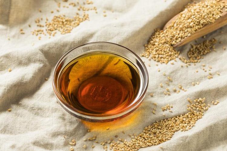 BURUN TIKANIKLIĞINA SUSAM YAĞI DOKUNUŞU