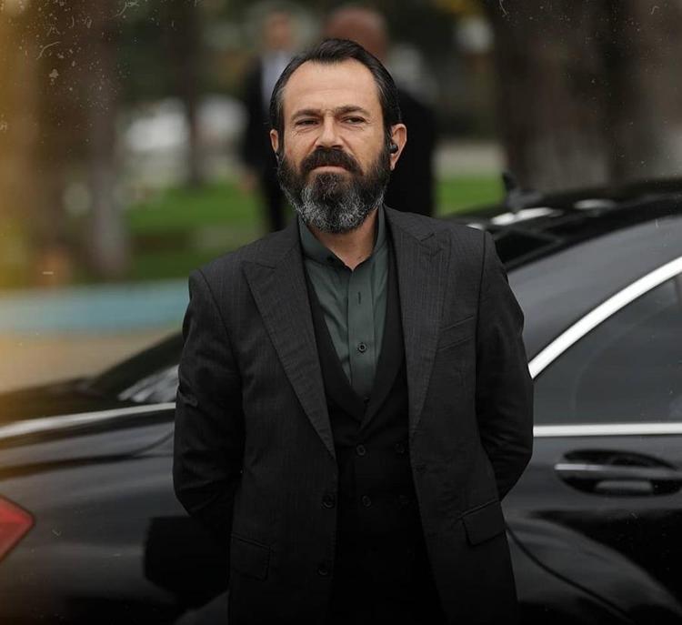 OYUNCULUK, ŞİMDİ OLDUM GİBİ BİR ŞEY DEĞİLDİR