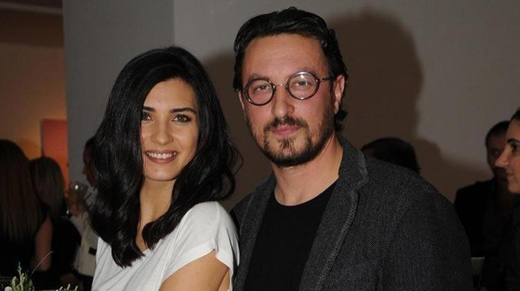 Tuba Büyüküstünün ikiz kızları büyüdü Annelerinin boyuna geldiler