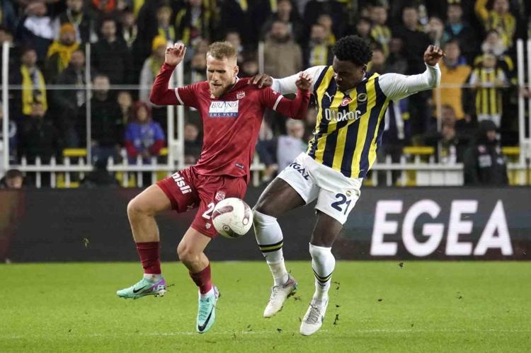 Fenerbahçe-Sivasspor maç kadrosu ve muhtemel ilk 11 Tadic sahada olacak mı Fenerbahçenin muhtemel ilk 11inde hangi isimler var