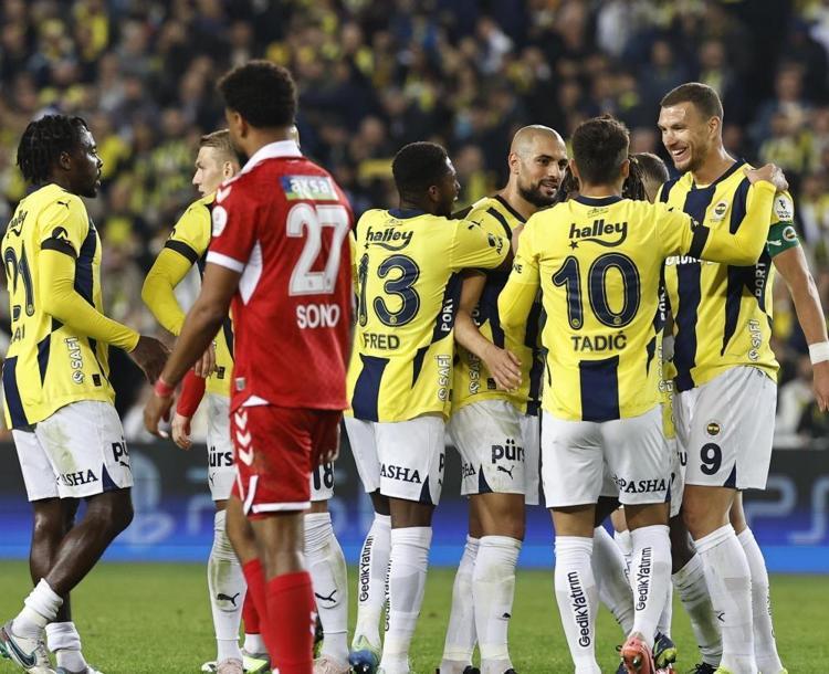 Fenerbahçe, Sivasspora gol oldu yağdı