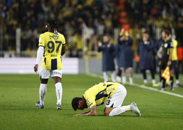 Tadic ligdeki 6. golünü attı