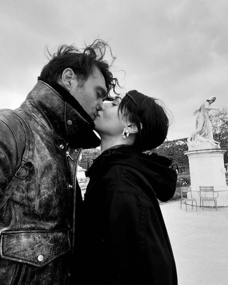 SEVGİLİMLE GURUR DUYUYORUM