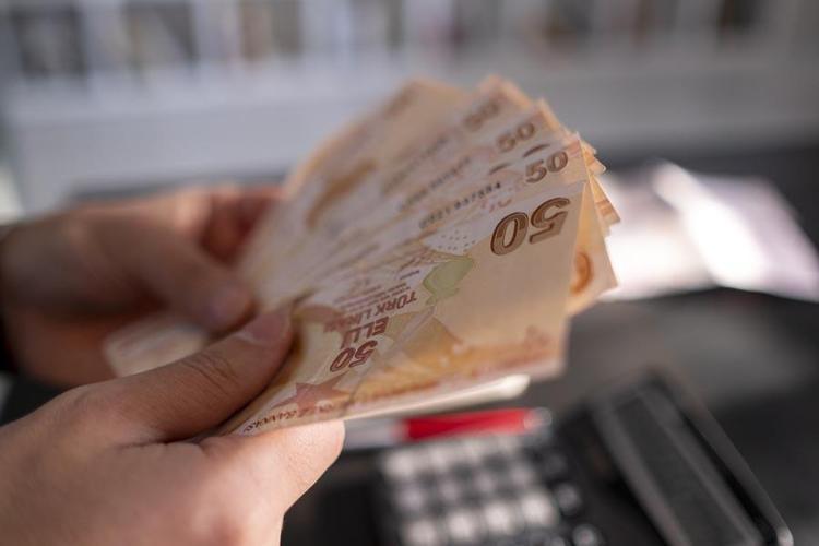 SSK ve Bağkur emekli maaşı için zam hesabı değişti aylık enflasyon farkı belli oldu