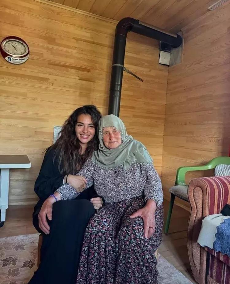 BABA EVİNE GİTTİLER