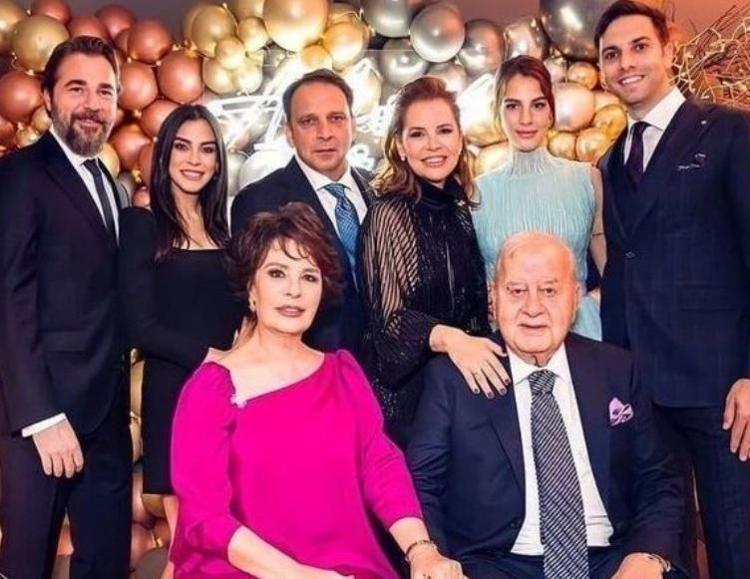 Hülya Koçyiğitin torunlarından Selim Soydana kutlama mesajı