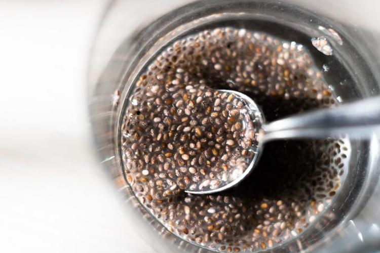 Vücuttaki eksikliği saçları avuç avuç döküyor O besinden günde 1 tane yiyince kelliği önlüyor, vitamin değerlerine zirve yaptırıyor