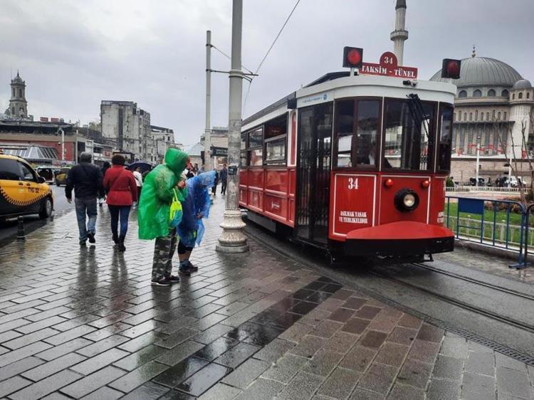 Lapa lapa kar yağışı, soğuk hava ve sağanak yağışlar geliyor Meteoroloji illeri tek tek uyardı