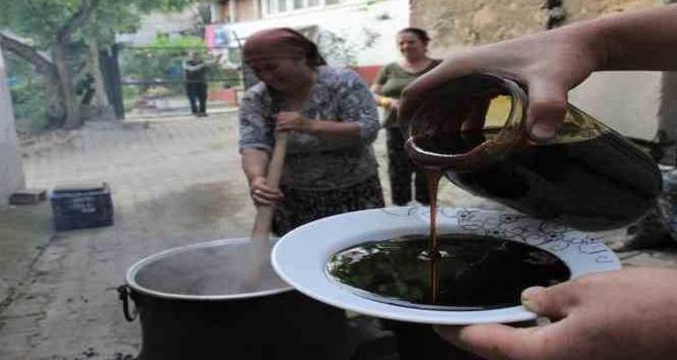 1 kaşık eklemek yetiyor Kemikleri beton gibi yapıyor, kolesterolün kökünü kurutuyor, vücuda demir yüklüyor