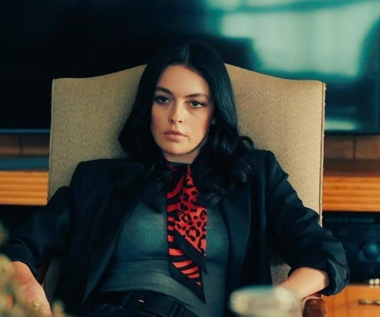 Melis Sezen’den annesine özel hediye