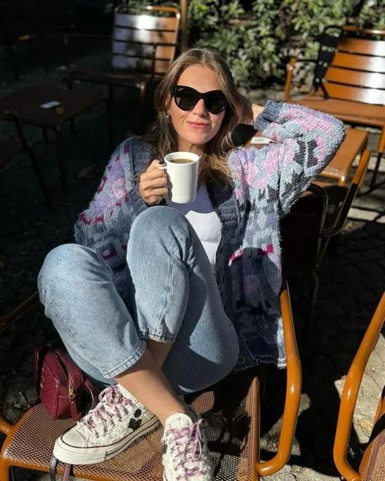 Kısa süre önce anne olan Aslı Enver güzelliğiyle ışıldıyor