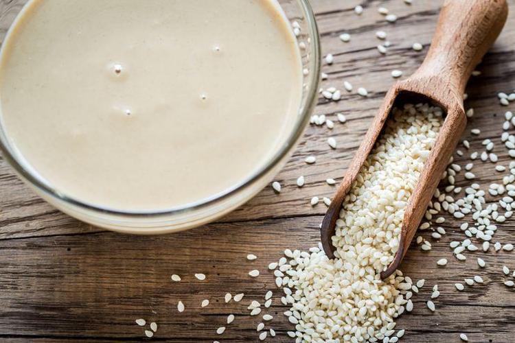 MAGNEZYUM DEPOLARINI DOLDURUP TAŞIRIYOR