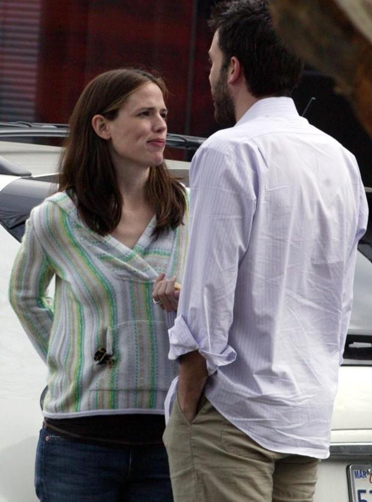 ESKİ EŞLER BİR ARADA, YÜZLERİ YİNE GÜLÜYOR