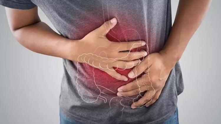Kolon kanseri teşhisi kondu, doktorlar umudu kesmişti Kolon kanseri ameliyat edilemez denildi, mucizeyi gerçekleştirdi: O sırrı ortaya çıktı