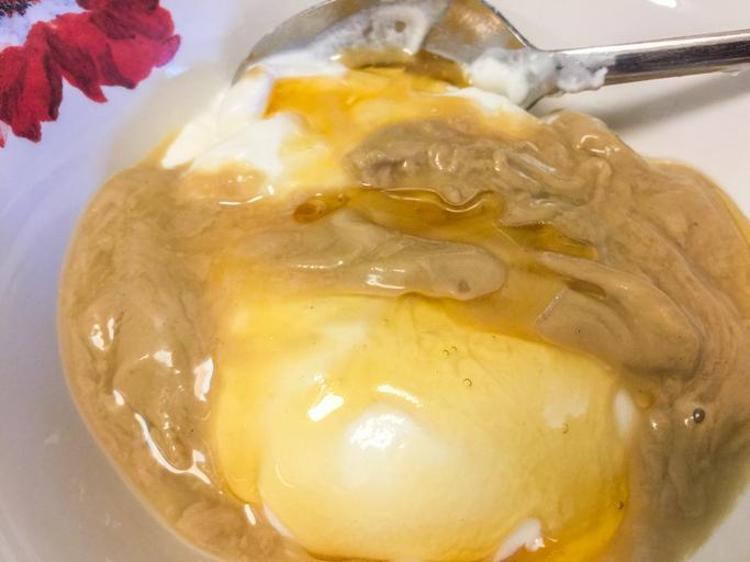 Tahinin içine kaşık kaşık ekleyin Kan şekerini terazi gibi dengeliyor, kemikleri betona çevirip demir ve magnezyum yüklüyor