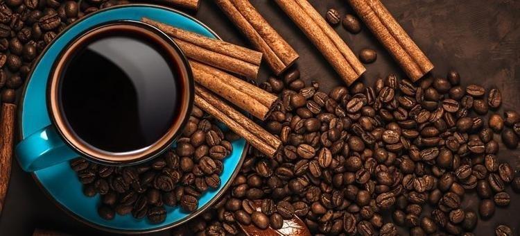 Kahvenin içine kaşık kaşık ekleyince bağırsakları harıl harıl çalıştırıyor Bel, basen ve göbekteki yağları eritip 90-60-90 beden ölçülerine kavuşturuyor