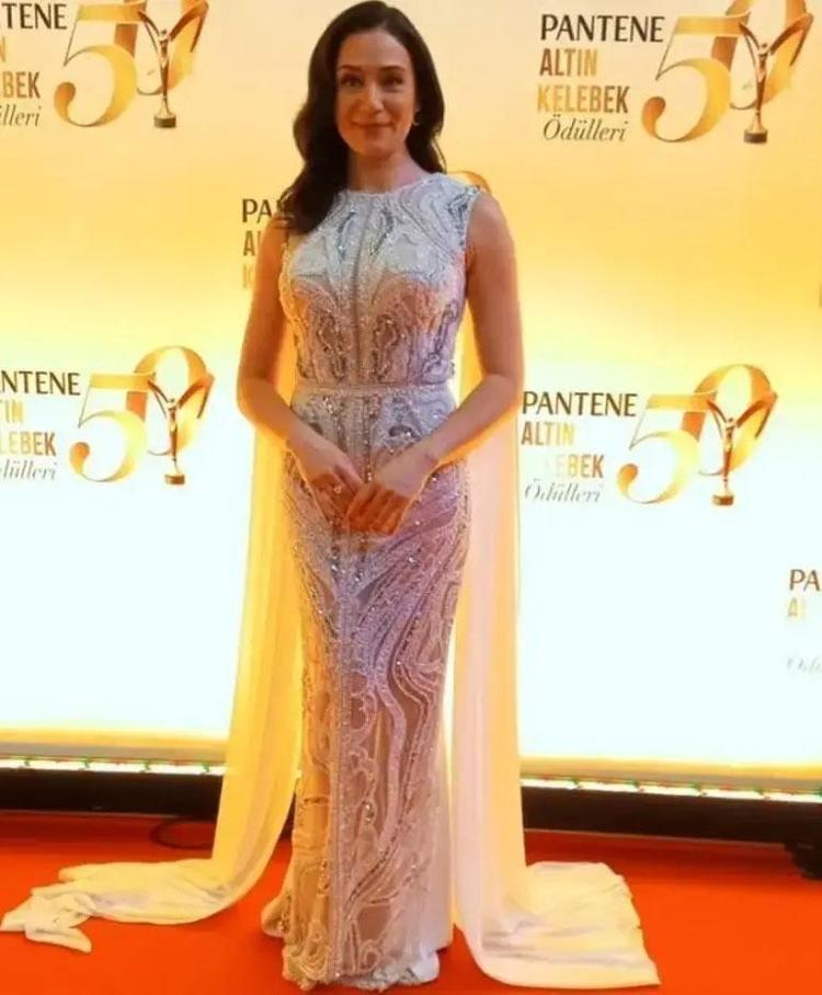 ÖZGE BORAK