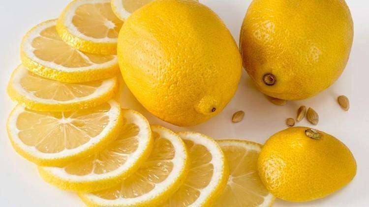 1 parça koymak yetiyor: Limonun çürümesini önleyen tek yöntem 2 hafta boyunca tazecik kalıyor, küflenmeyi önlüyor